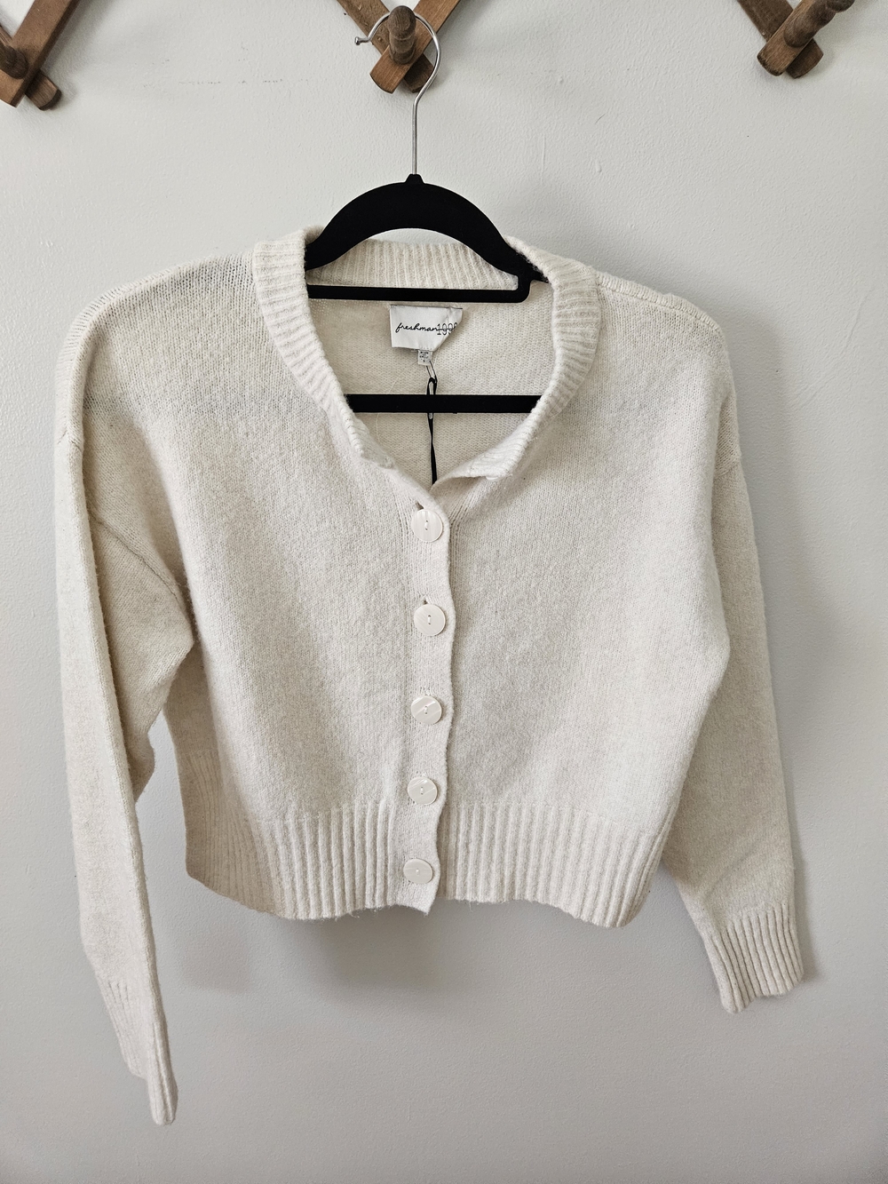 NWT Freshman 1996 Cream Button-Front Women’s Cropped Cardigan